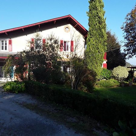 Bed and Breakfast Chez Cecile Et Jean-No Gan Exterior foto